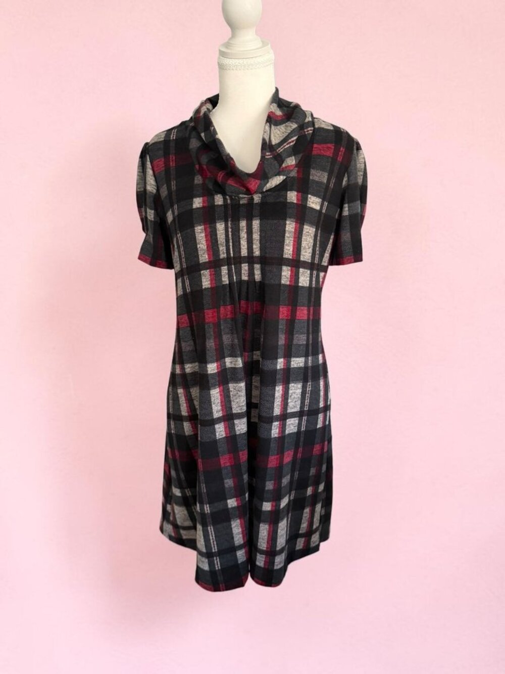 JH HOOK Red Plaid Short Sleeve Dress Size Medium
